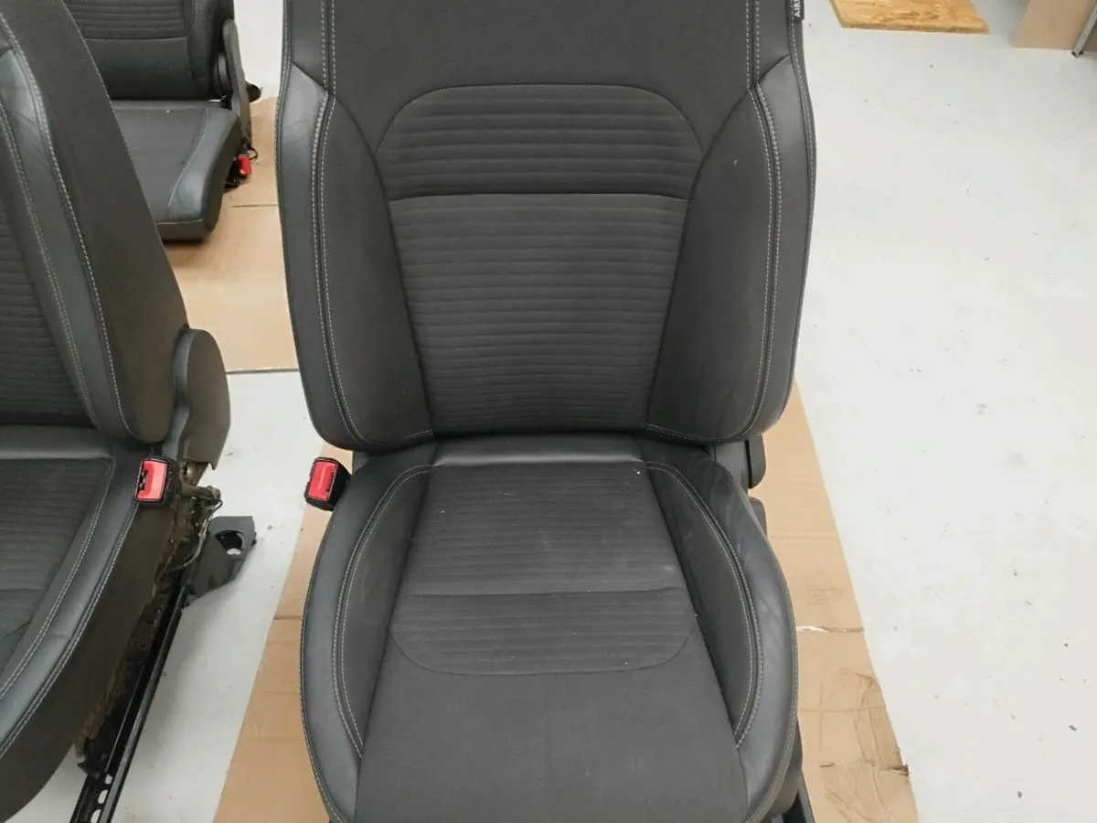 FORD KUGA 2017 HALF LEATHER SEATS - Image 4