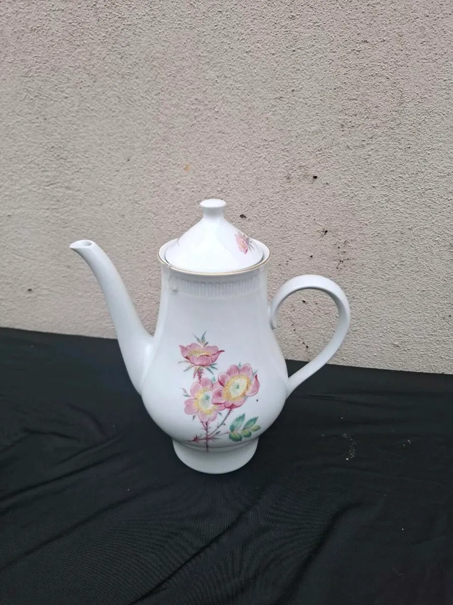 China floral tea pot postage possible