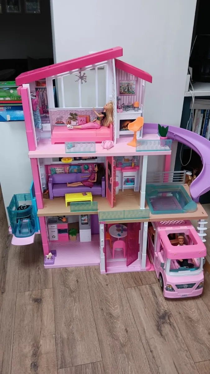 Barbie dream house with campervan - Image 2