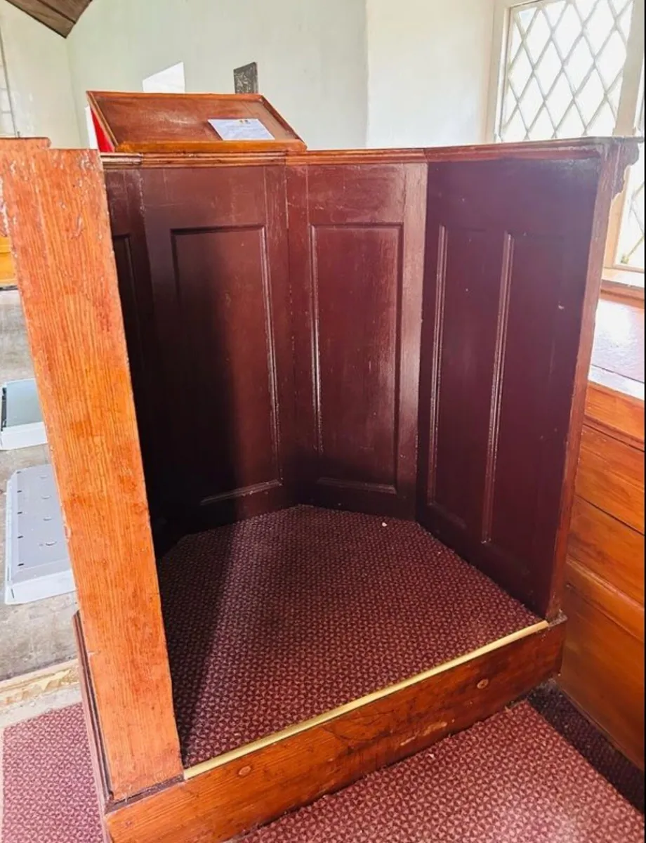 Church pulpit - Image 3