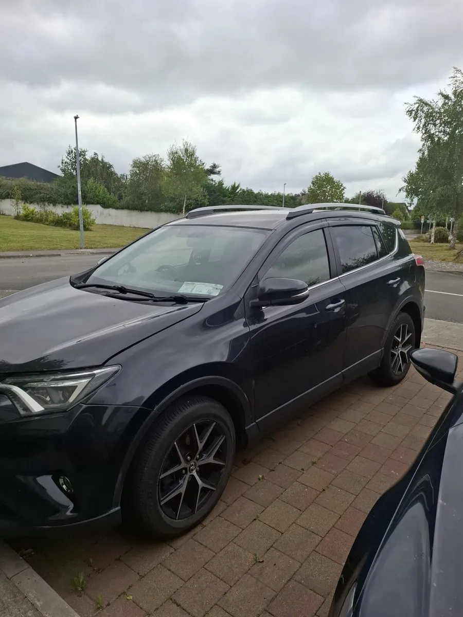 2016 Toyota RAV4 - Image 2