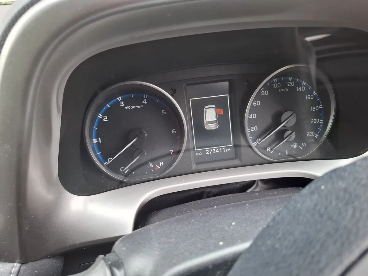 2016 Toyota RAV4 - Image 3