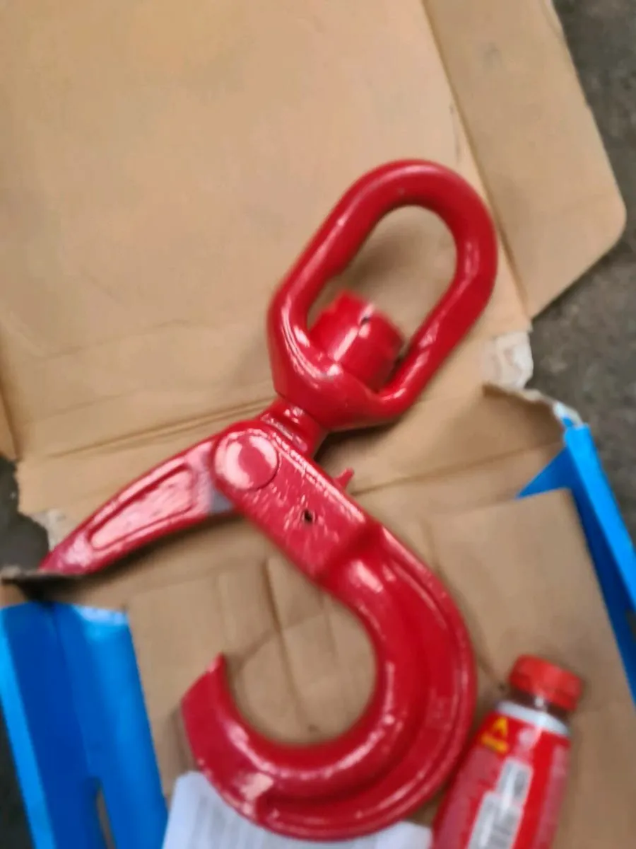 Large swivel hook - Image 3