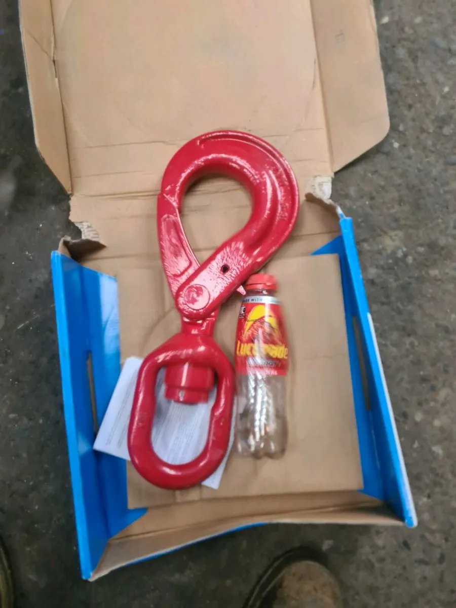 Large swivel hook - Image 4