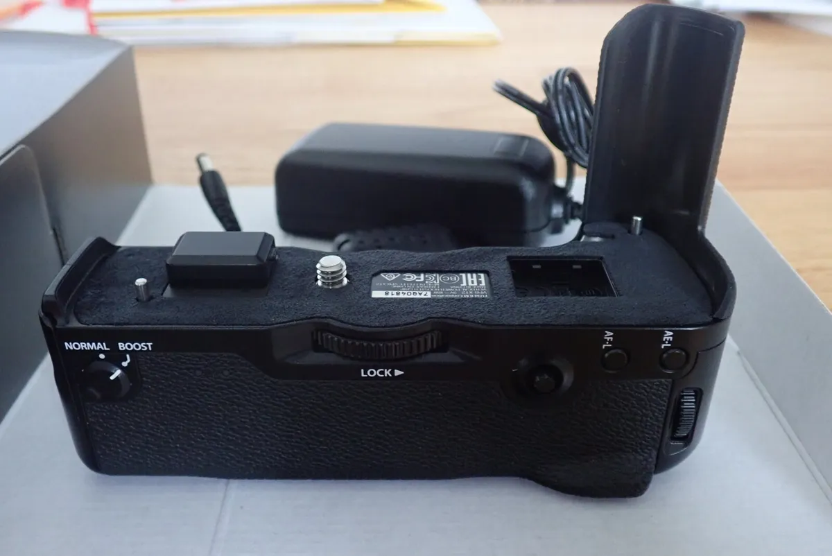 Fujifilm X-T2 Pawer Grip - Image 2