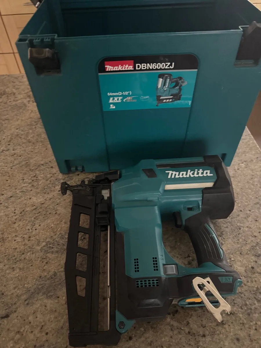 Makita DBN600ZJ NAIL GUN