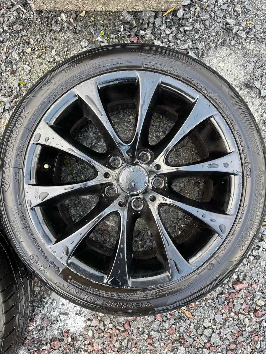 Black style 188 BMW alloys - Image 1