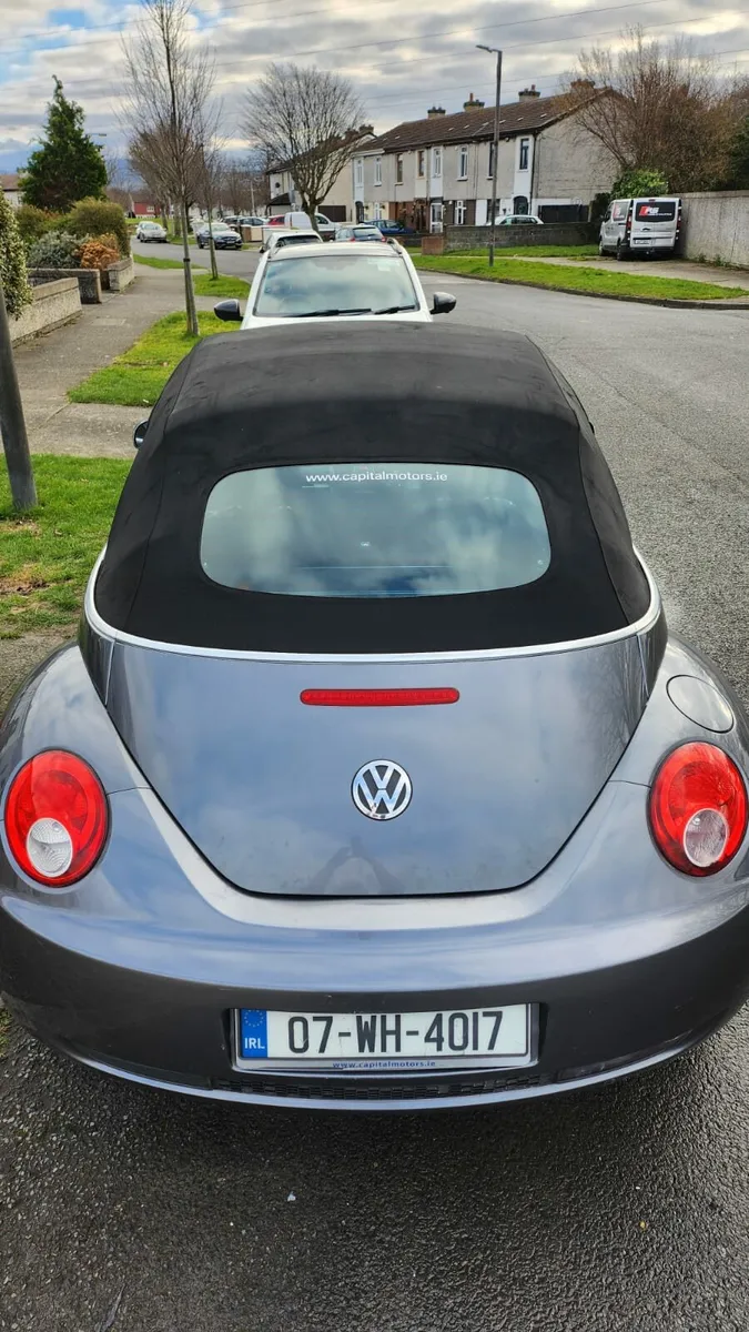 Volkswagen beetle convertible - Image 4