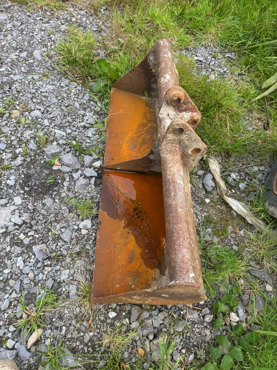 Mini digger bucket - Image 1