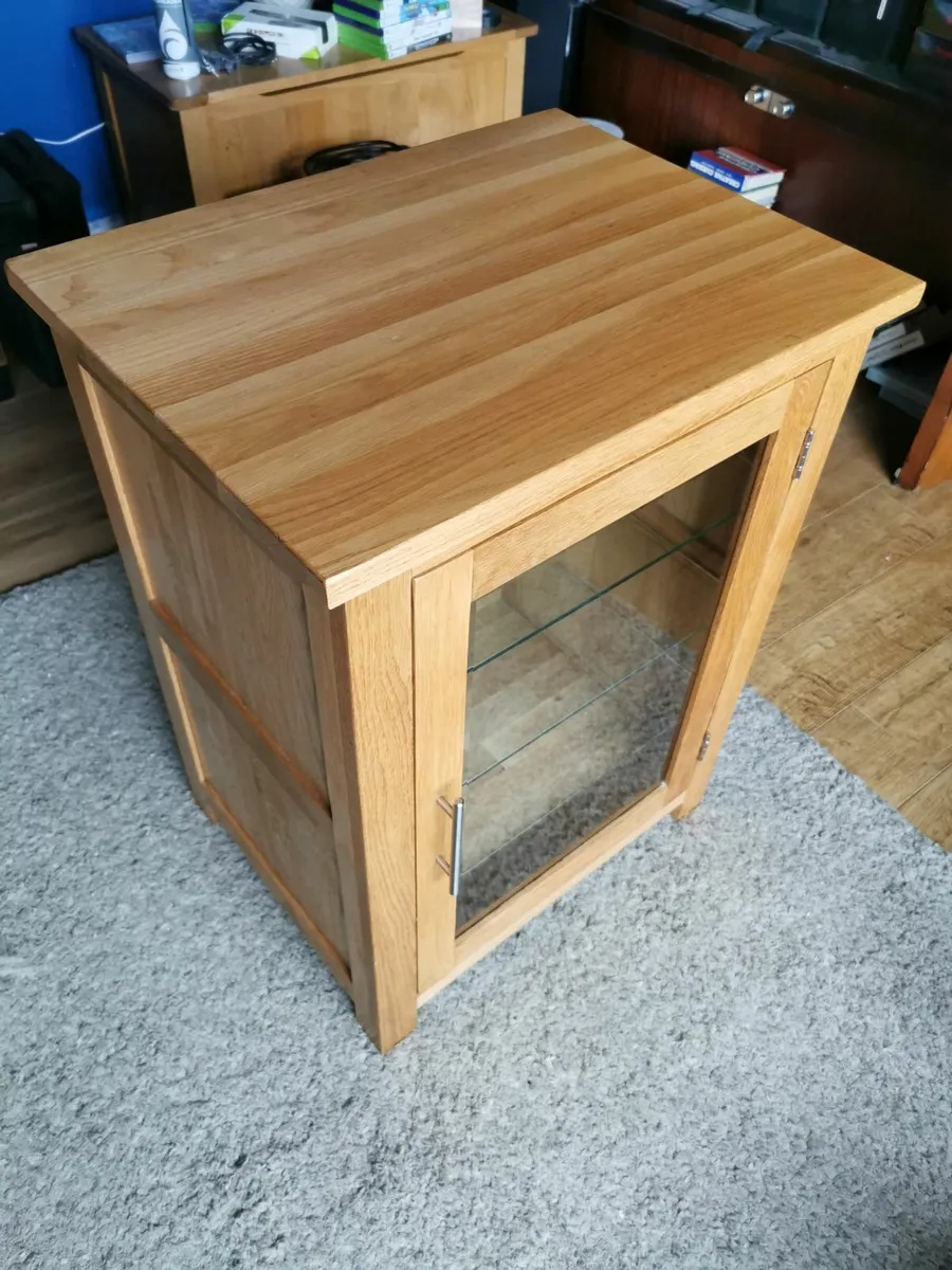 Oak cabinet HiFI stereo media sound unit - Image 1