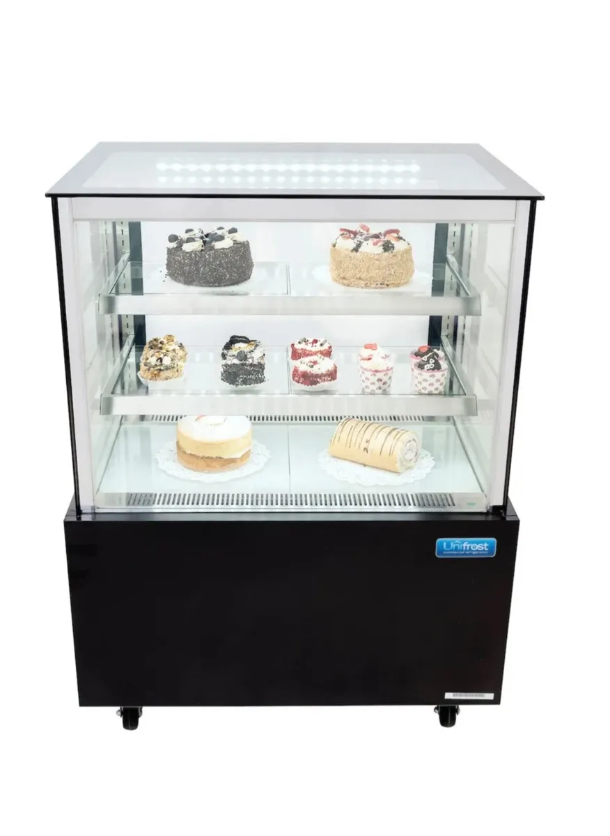 Display fridge - Image 1