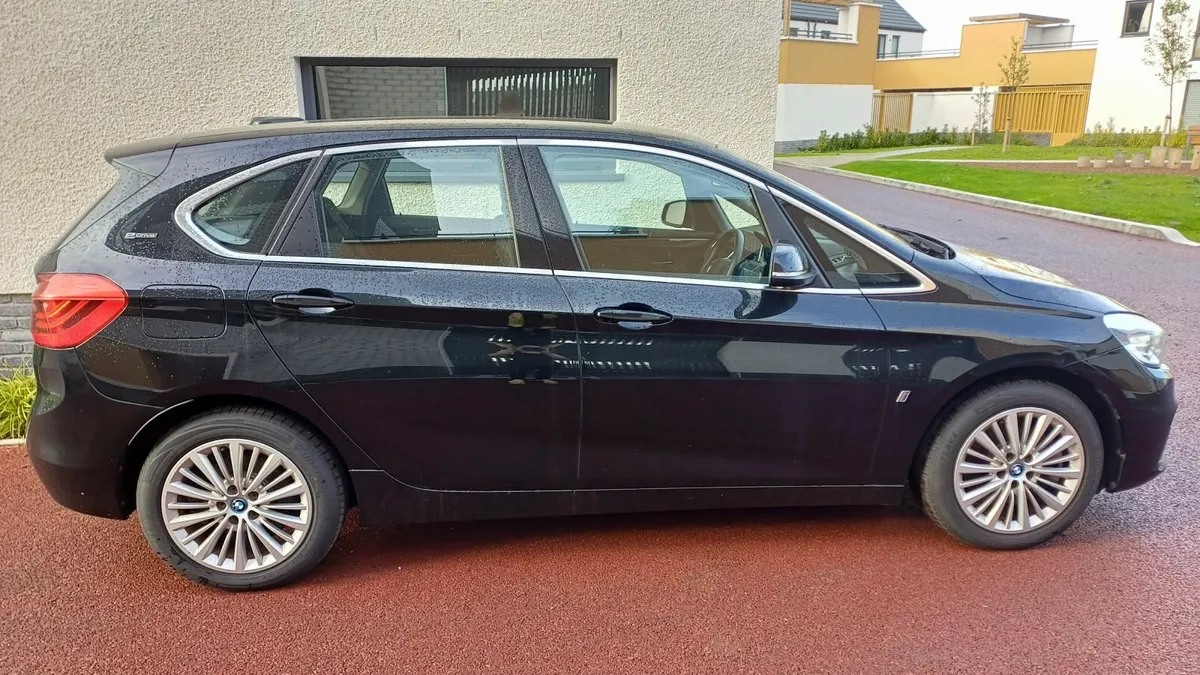 BMW 225 xe, PLUG-IN, 03/2017 , 15000km - Image 2