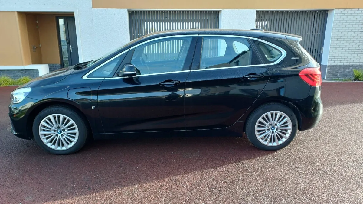 BMW 225 xe, PLUG-IN, 03/2017 , 15000km - Image 3