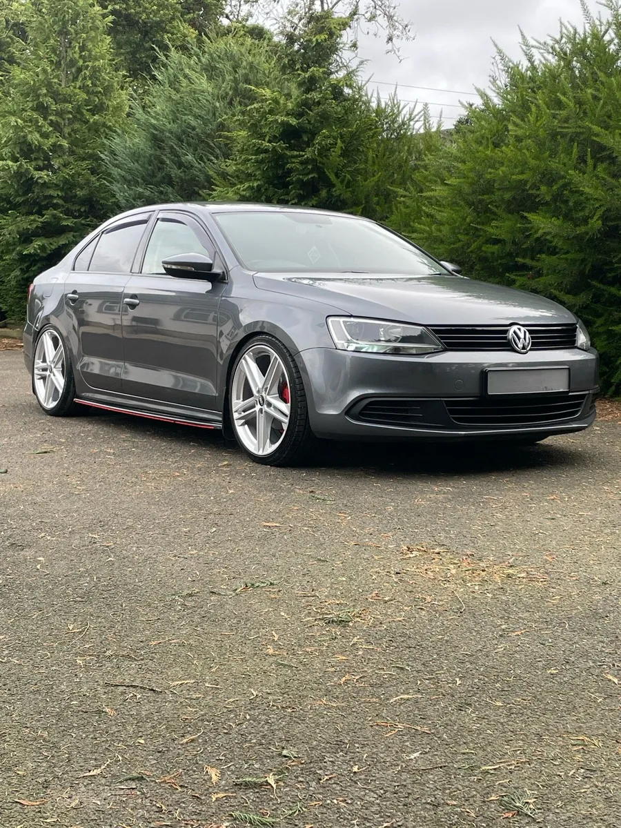 Volkswagen Jetta - Image 1