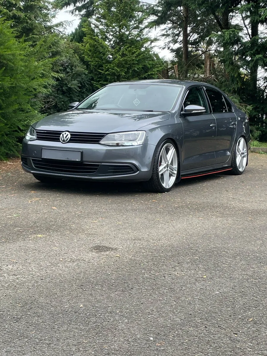 Volkswagen Jetta - Image 2