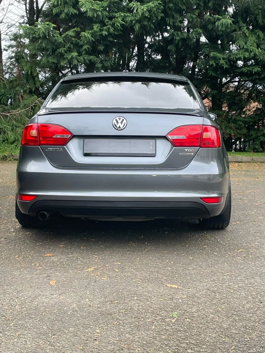 Volkswagen Jetta - Image 4