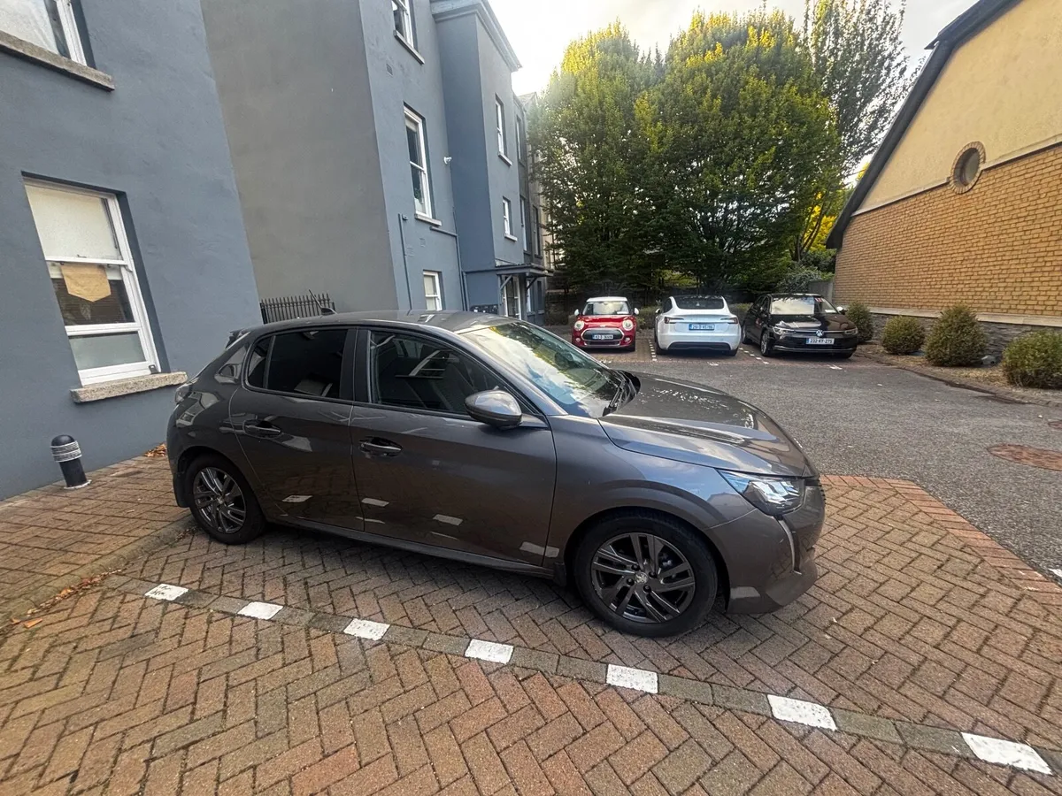 Peugeot 208 2021 16800KM - Image 2