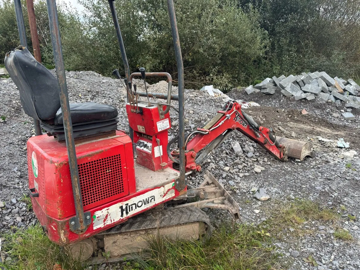 Hinowa DM8 micro digger - Image 1