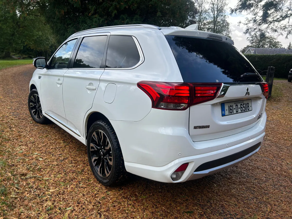 Mitsubishi Outlander 2016 2.0 AUTO PHEV - Image 2