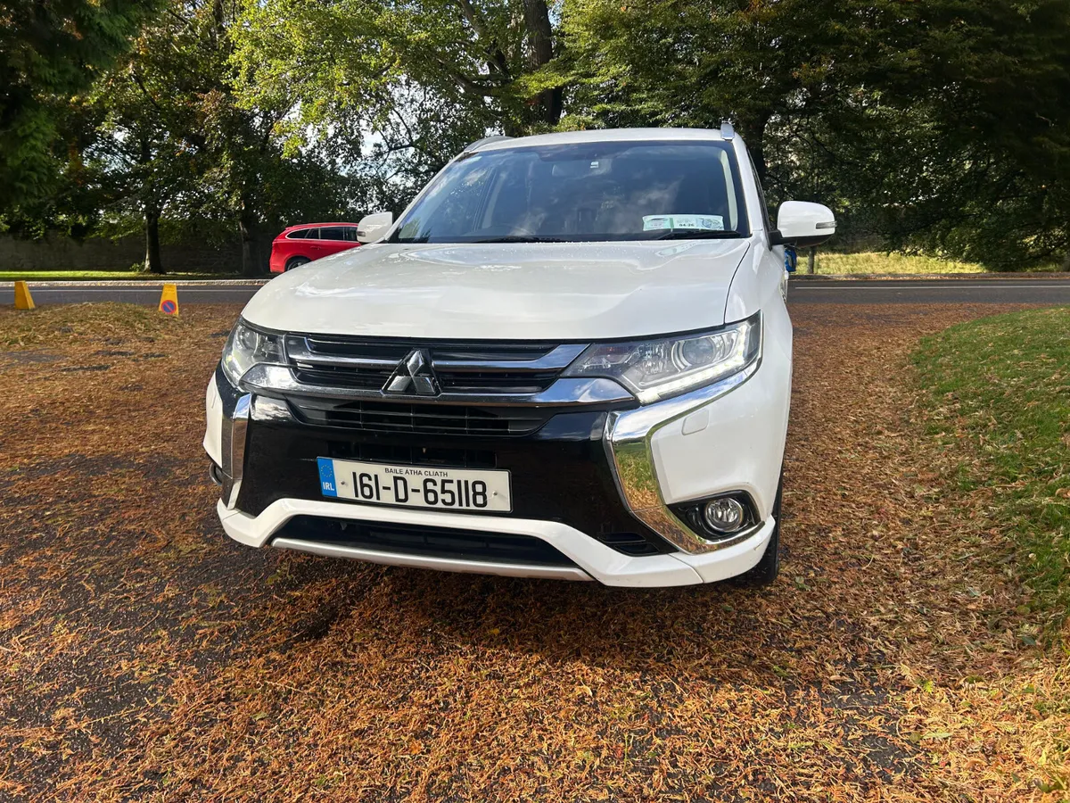 Mitsubishi Outlander 2016 2.0 AUTO PHEV - Image 3