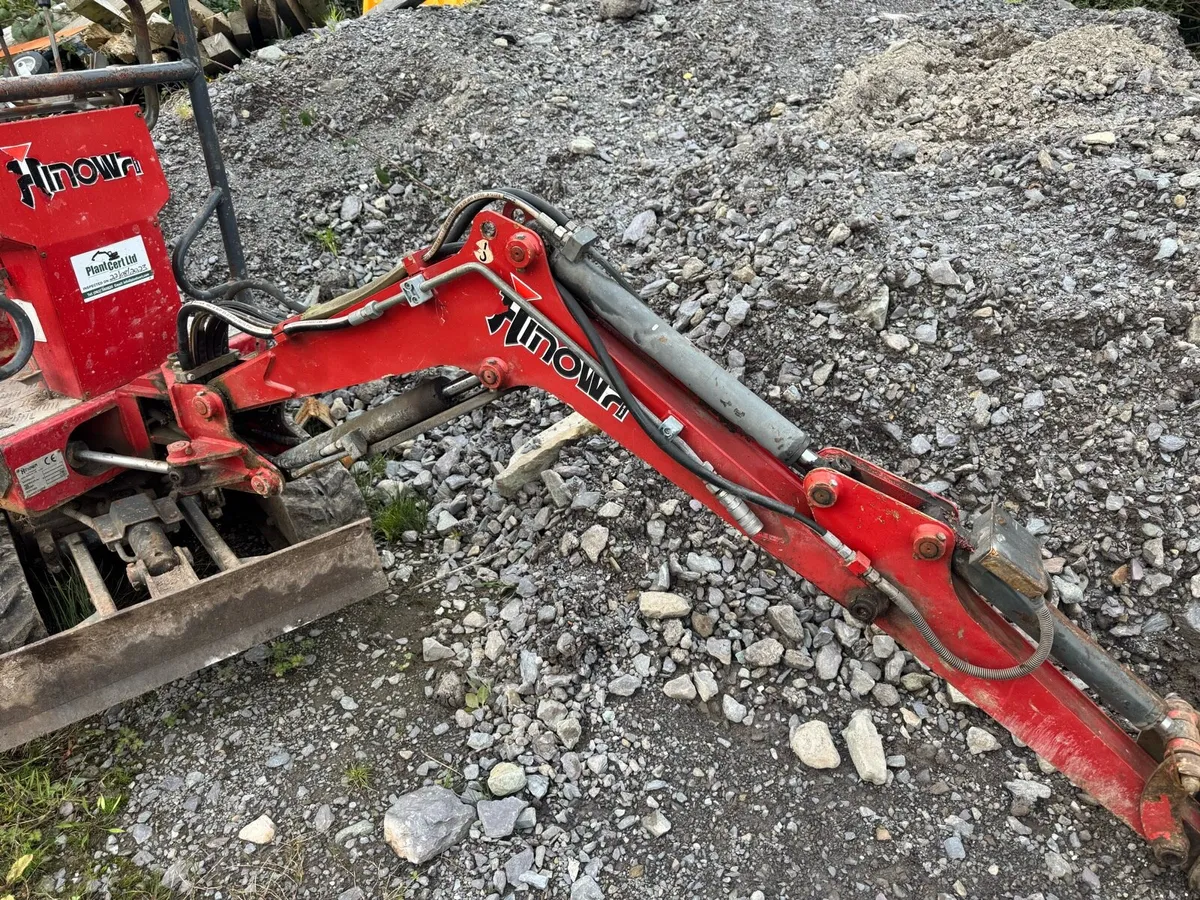 Hinowa DM8 micro digger - Image 2