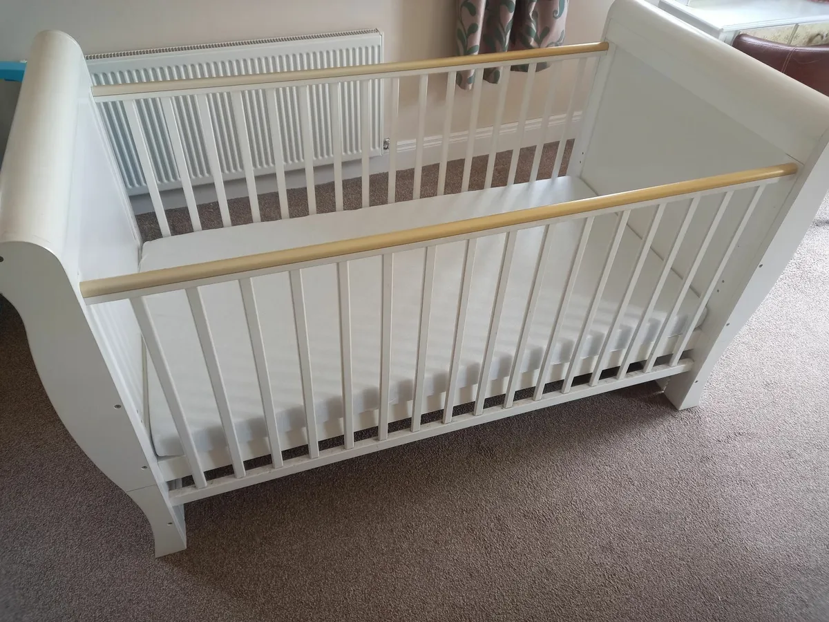 Cot bed - Image 1