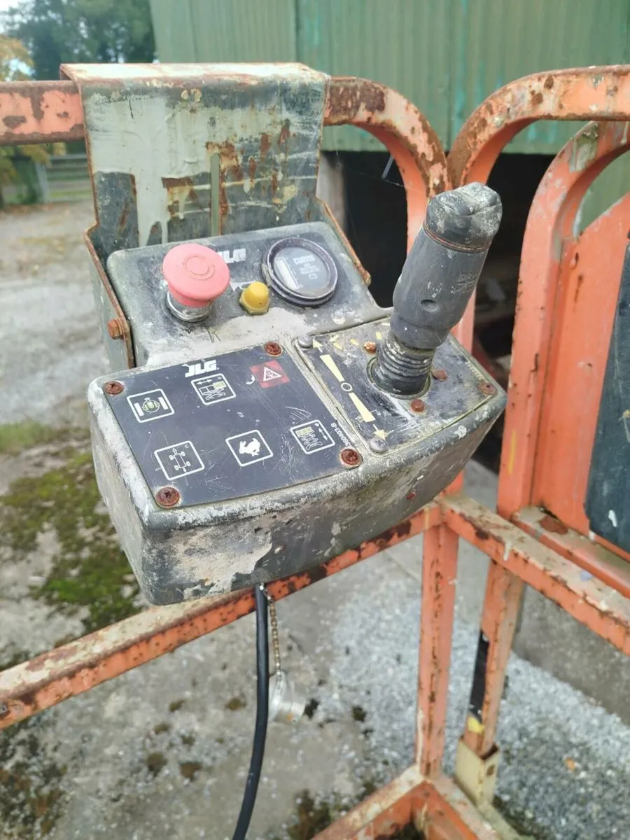 Jlg scissors lift and honda engines - Image 2