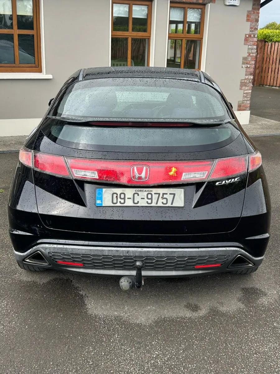 Honda Civic!!NEW NCT!!!LOW MILES!! - Image 2