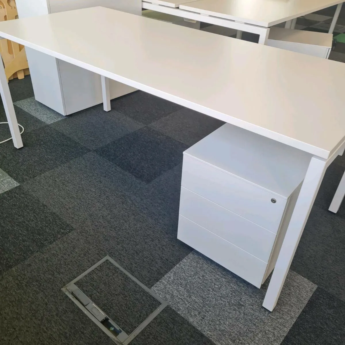 White 1800 mm executive office desk with - Image 2