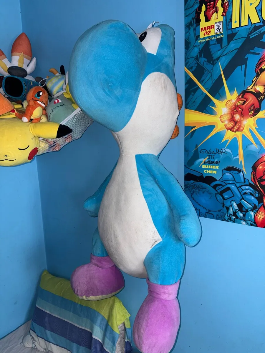 Large Super Mario Plush - Image 1