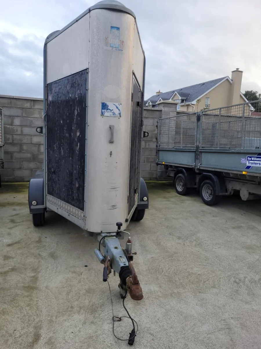 Ifor Williams mare and foal horse box - Image 2