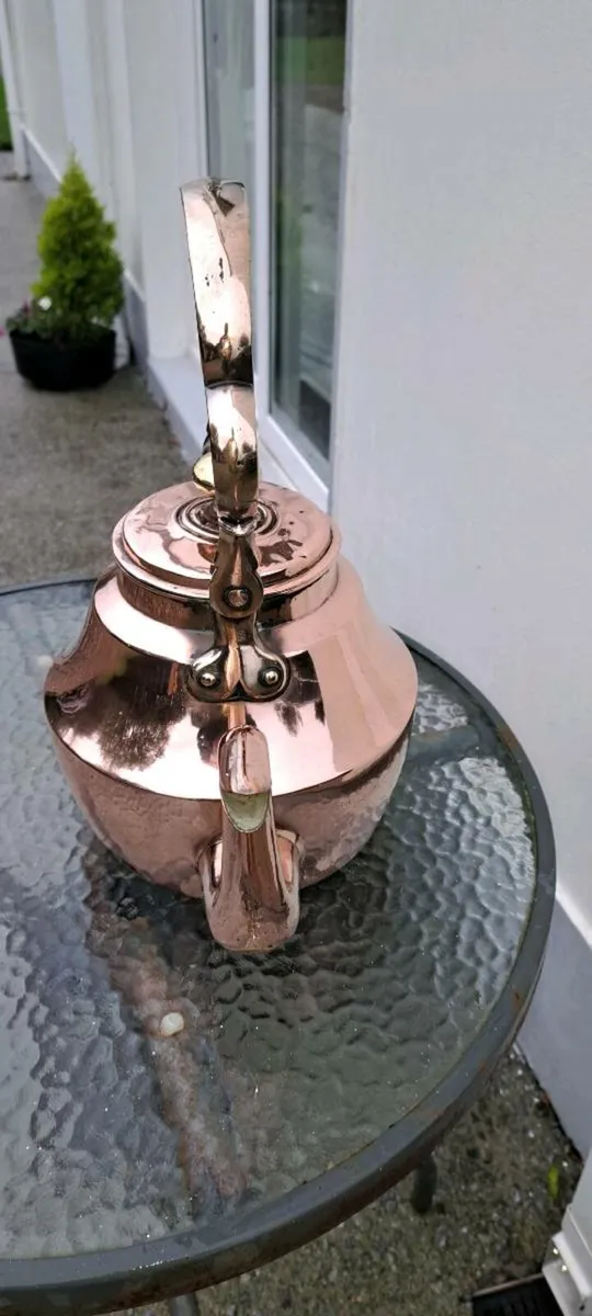 Very  early  Old large  copper  kettle - Image 2