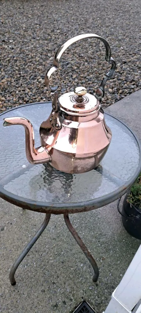 Very  early  Old large  copper  kettle - Image 3
