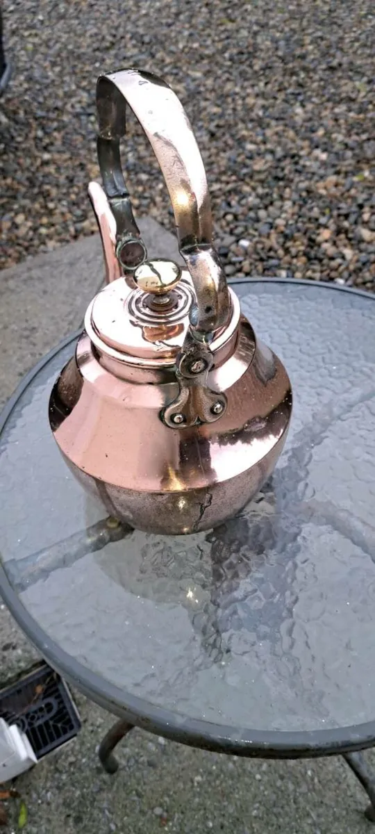 Very  early  Old large  copper  kettle - Image 4