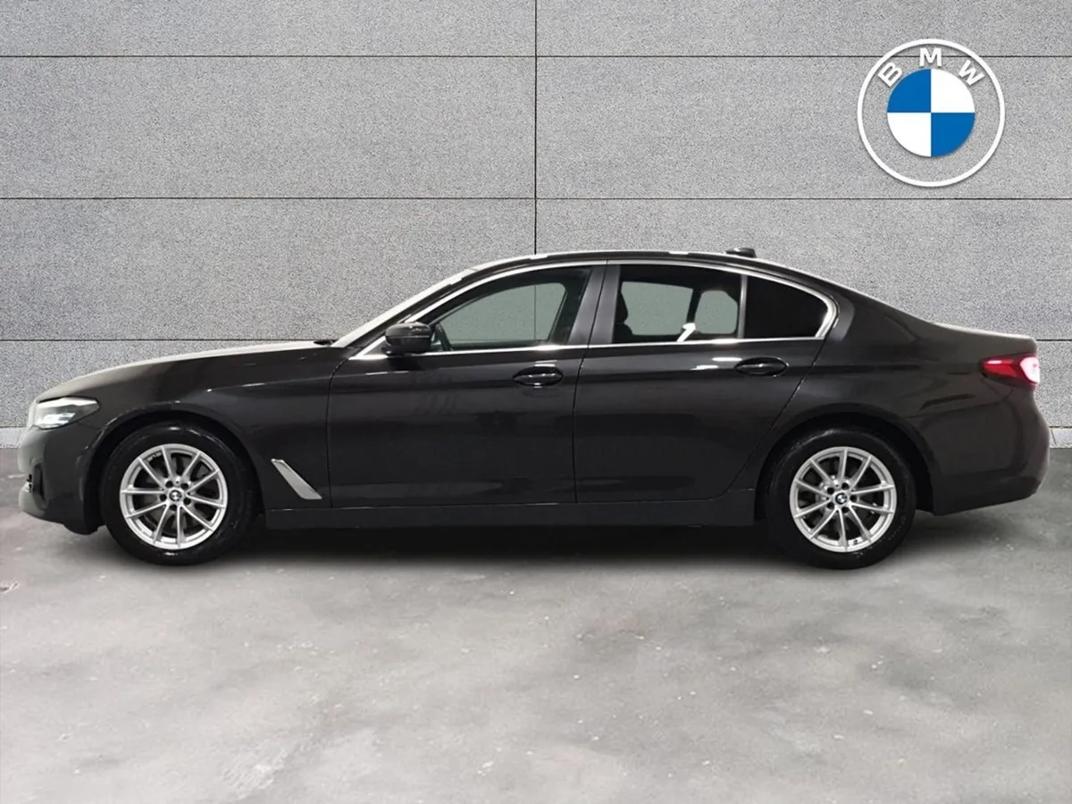 BMW 5 Series 520d SE Saloon - Image 4