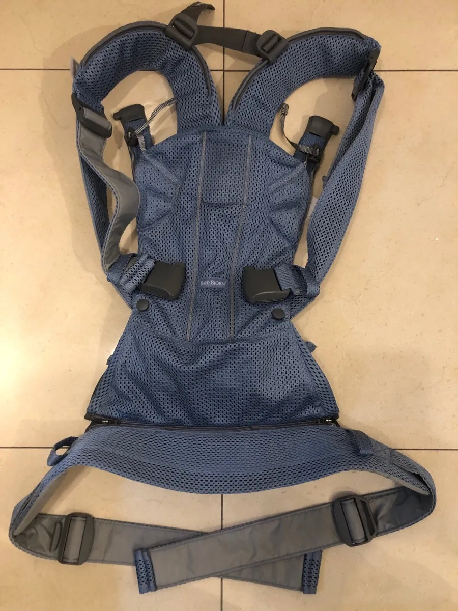 Baby carrier - Image 1