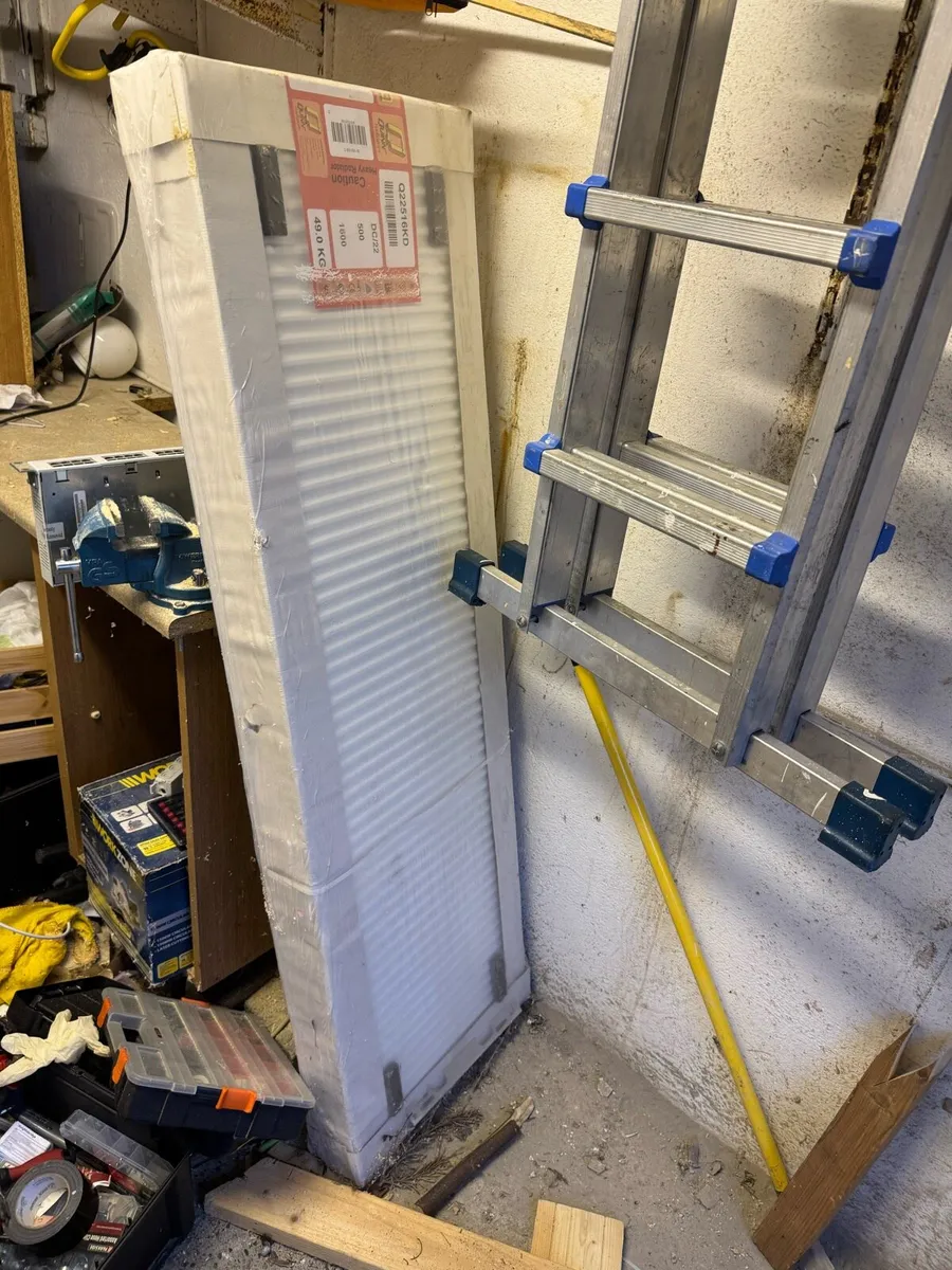 1600cm x 500cm Quinn radiator new in box - Image 2