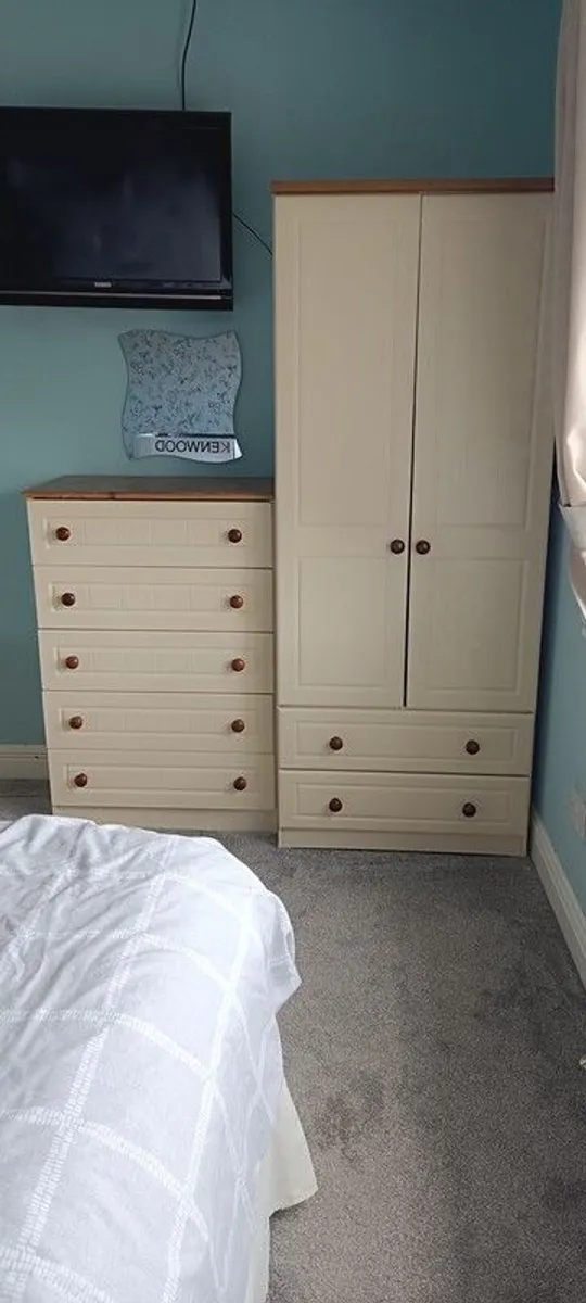 wardrobe and chest of drawers - Image 1