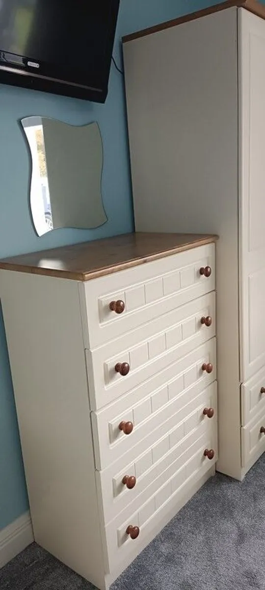 wardrobe and chest of drawers - Image 2