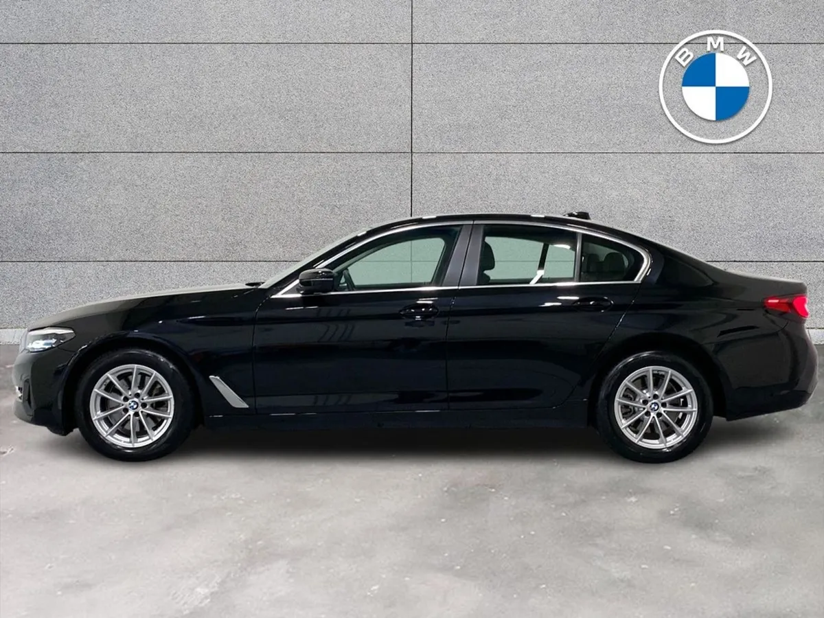 BMW 5 Series 520d SE Saloon - Image 4