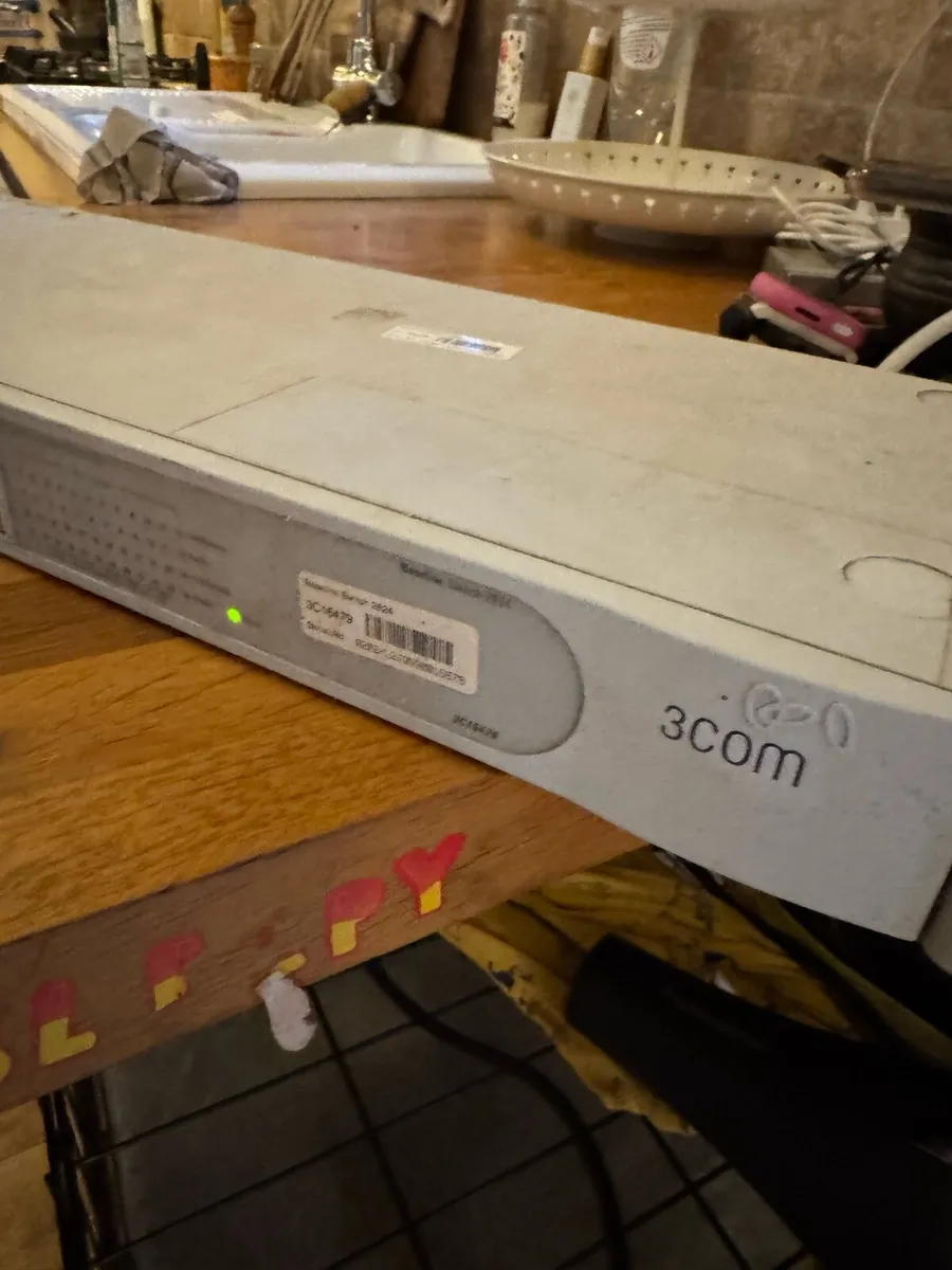 3Com 1Gb network switch 24 port - Image 2