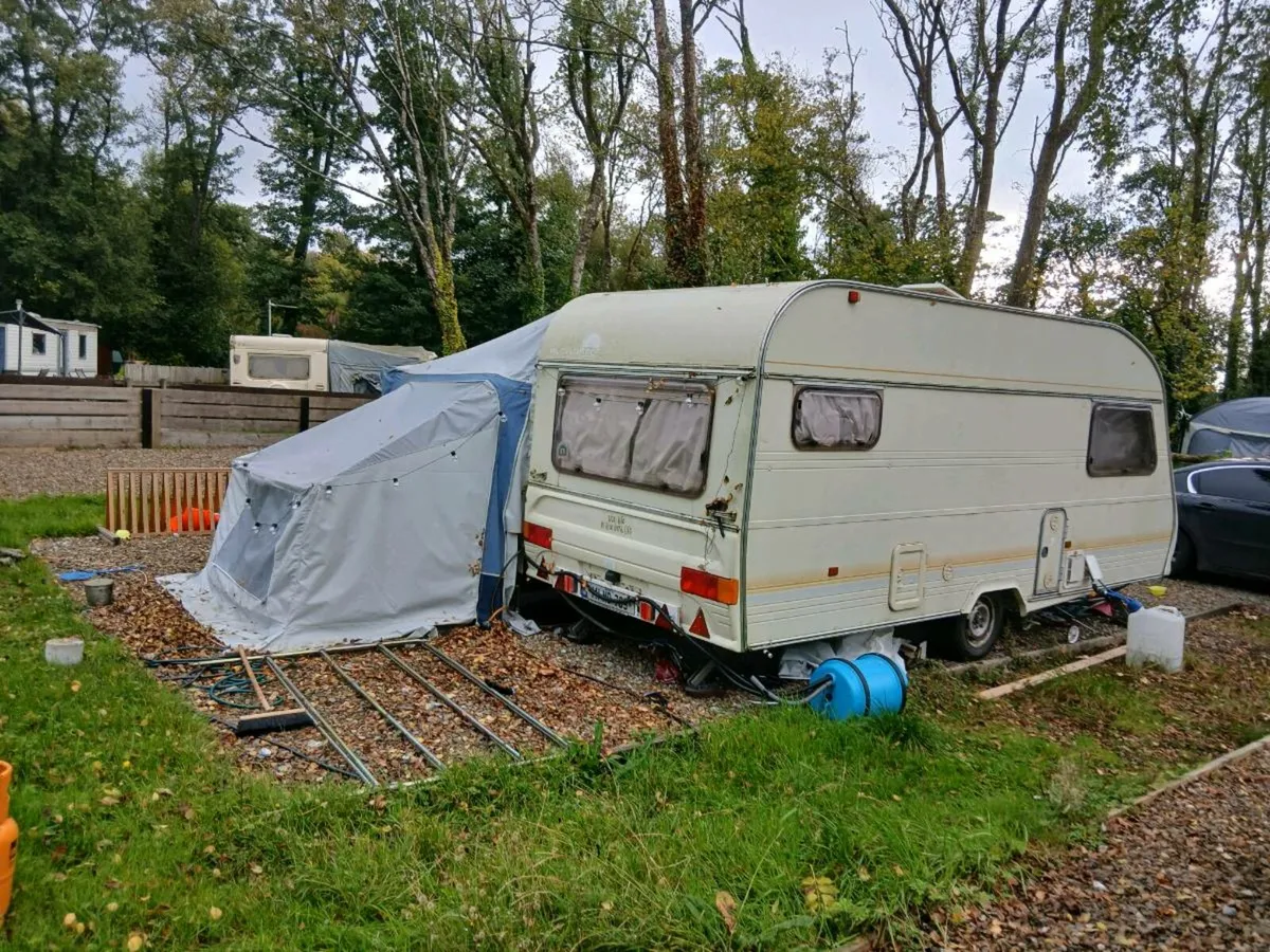 Caravan - Image 2