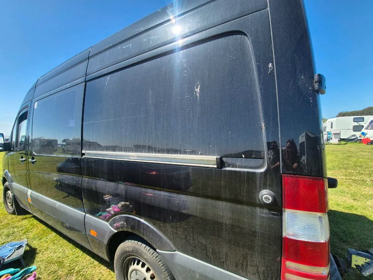 Campervan 4 berth sprinter - Image 1