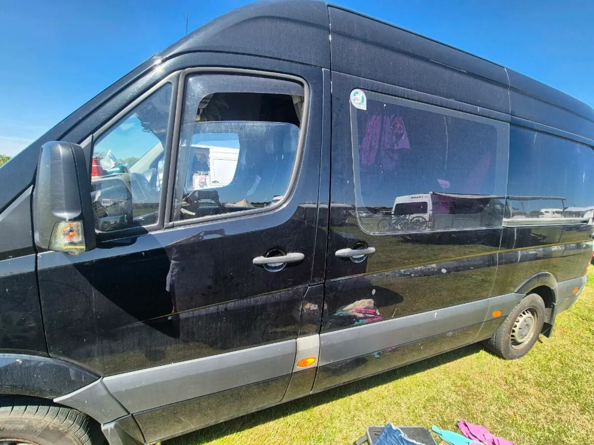 Campervan 4 berth sprinter - Image 3