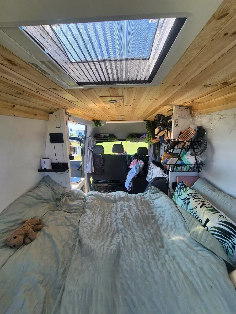 Campervan 4 berth sprinter - Image 4