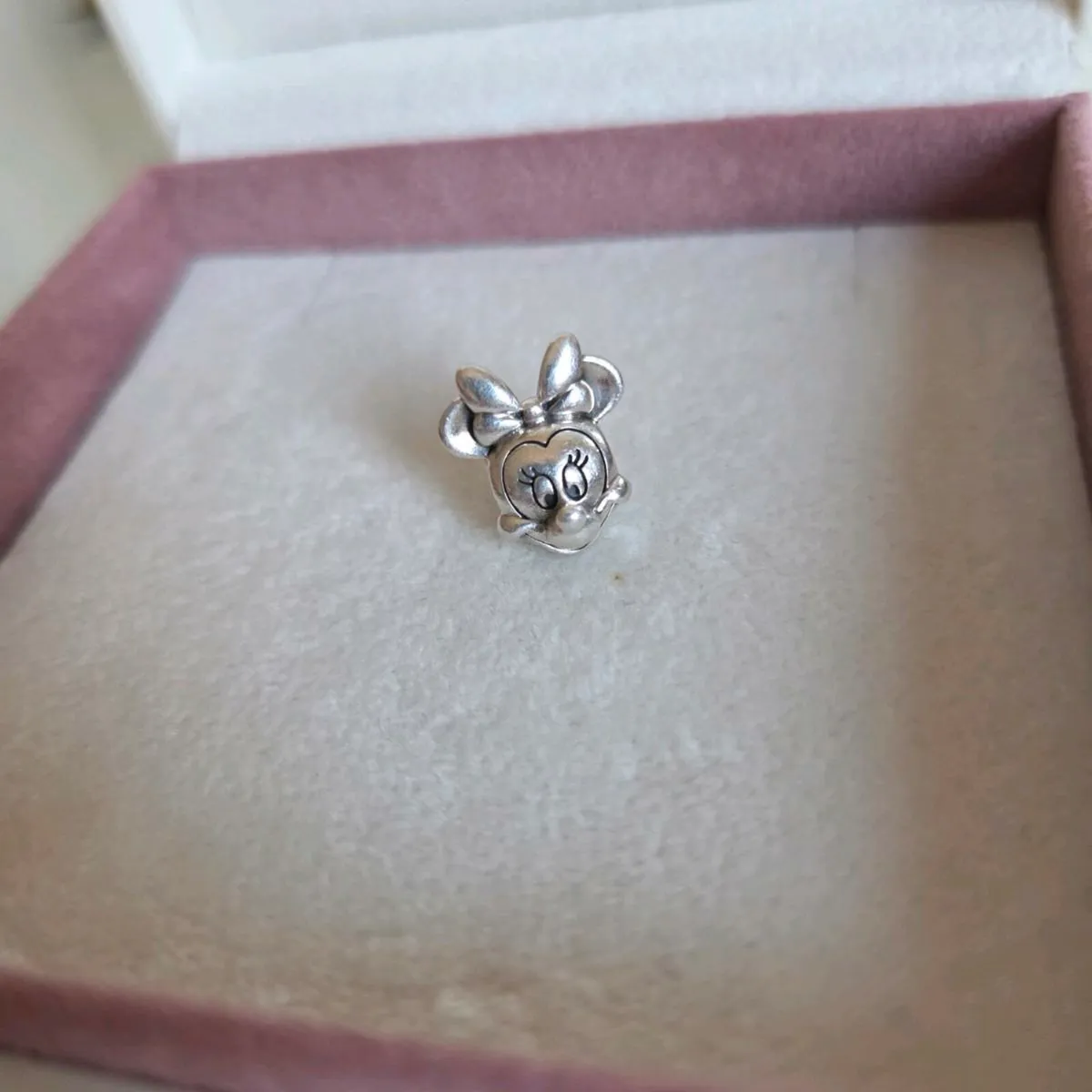 Pandora minnie charm in great condition - Image 1