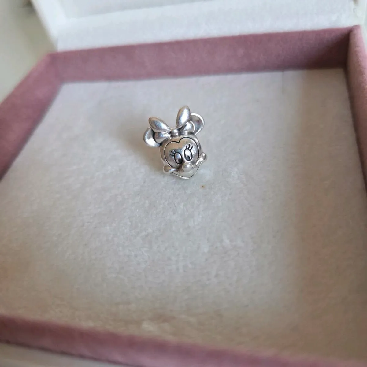 Pandora minnie charm in great condition - Image 3