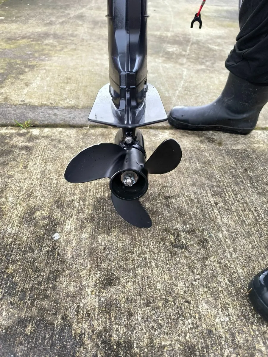 6hp Tohatsu outboard engine - Image 3