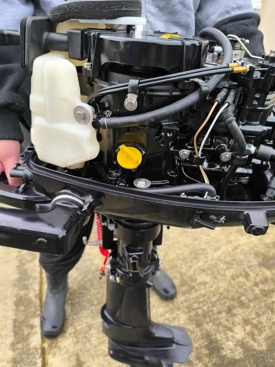 6hp Tohatsu outboard engine - Image 4
