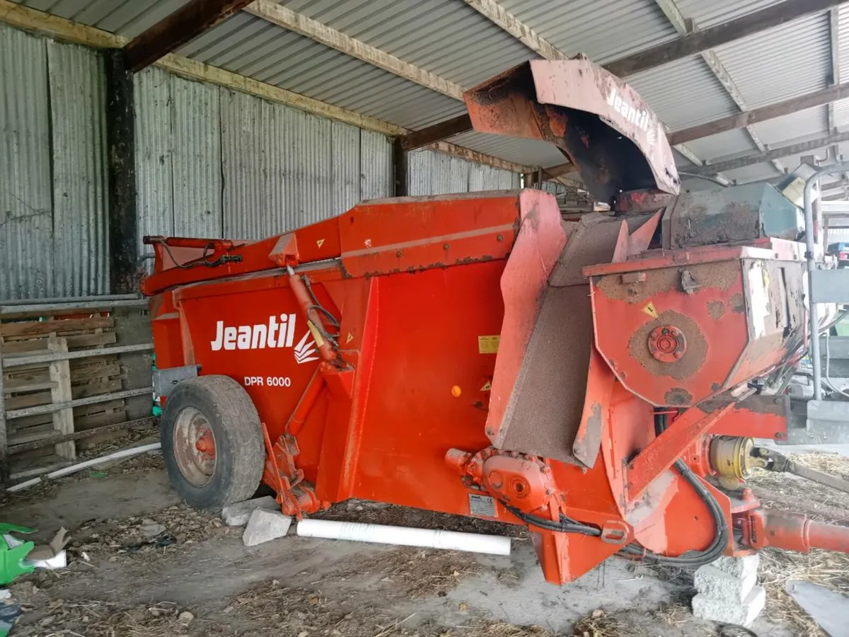 Jeantil Feeder - Image 1